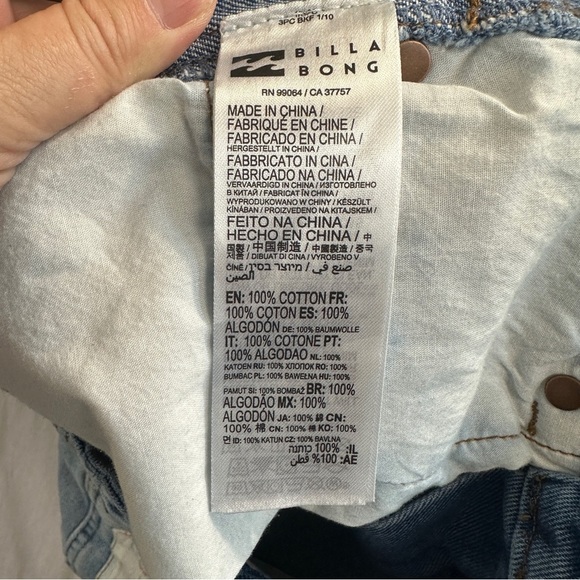 Wrangler x Billabong "Showdown" cutoff shorts, sz. 25, patches, denim, summer - Picture 8 of 11